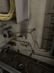 名古屋市中区の商業ビルにて電磁接触器（コンタクター）の取替電気工事